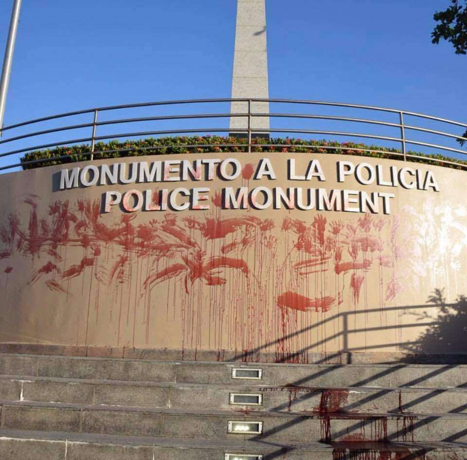 De ‘sangre’ el Monumento de la Policía