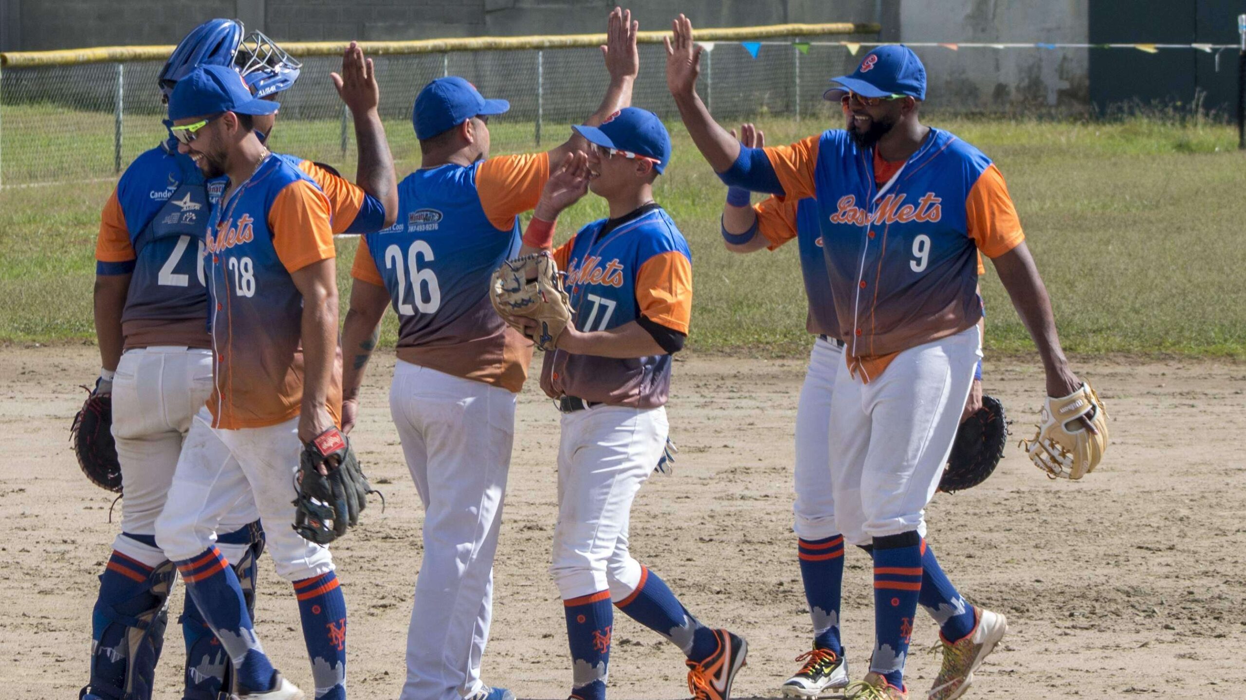Mets extienden su invicto en el sóftbol