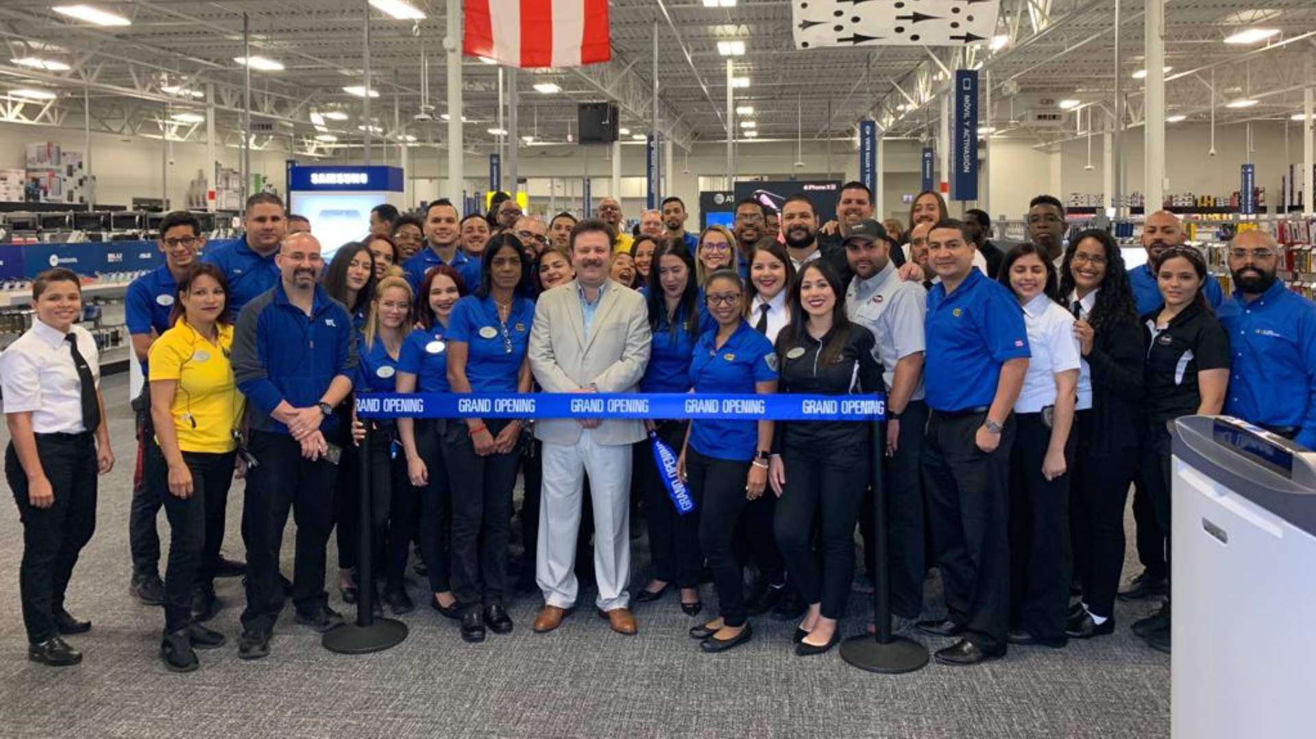 Así luce el remodelado Best Buy de Plaza Carolina