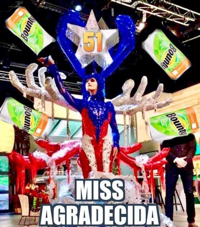 Memes parodian el traje típico de Miss Universe 2018
