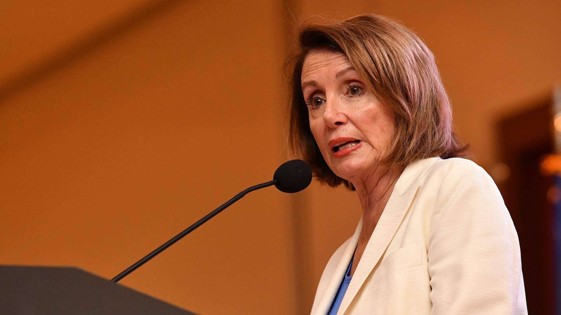 Rosselló endosa a la líder demócrata Nancy Pelosi