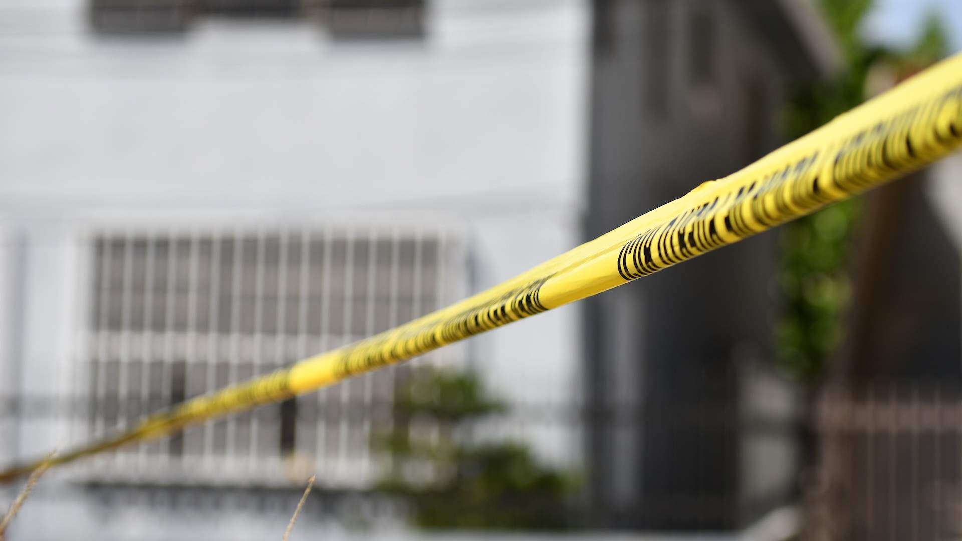 Dos jóvenes resultan heridos de bala durante la noche de ayer