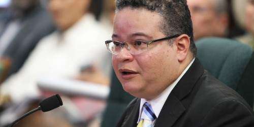 Denuncian el poder de aseguradoras en el nuevo plan de salud Vital