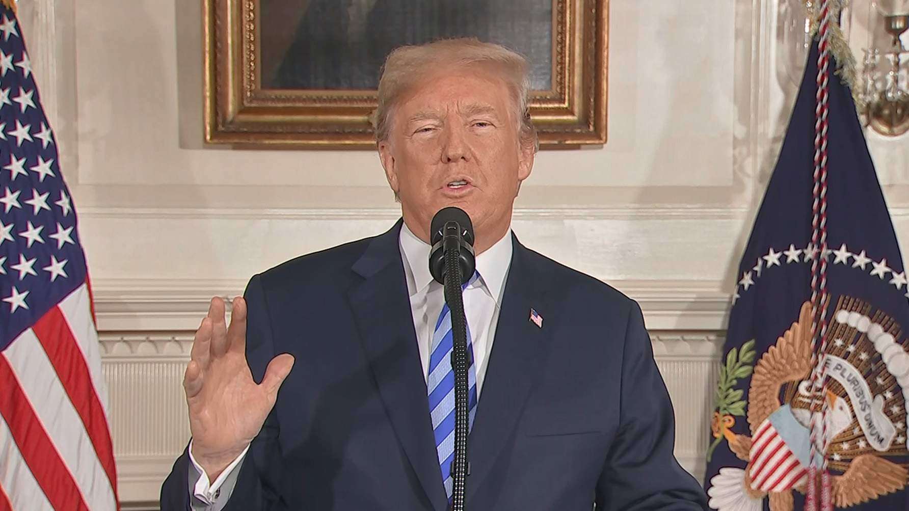 Trump ‘se las arreglará’ si pierden control de la Cámara