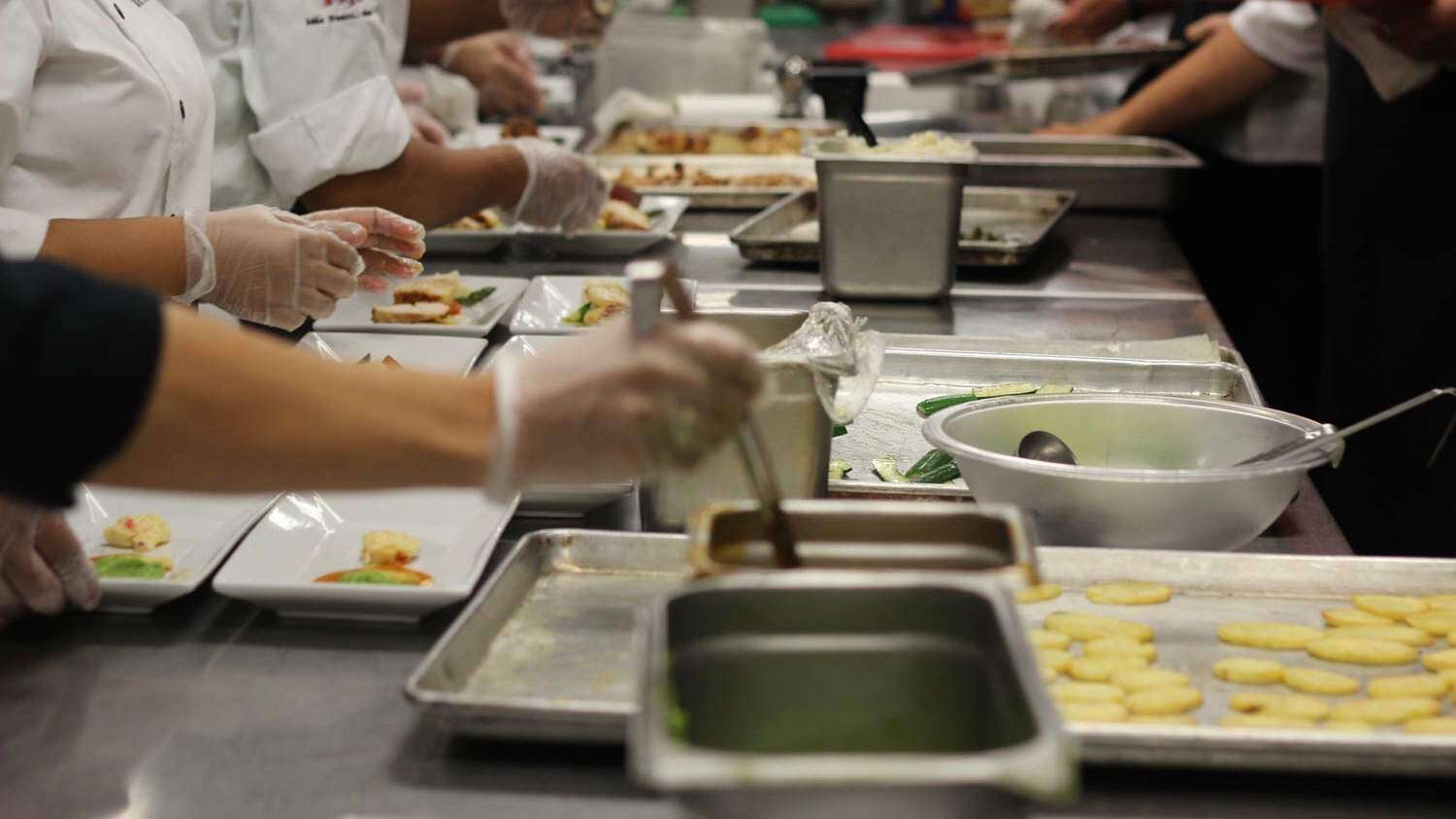 En pie de lucha los competidores locales de Uber Eats