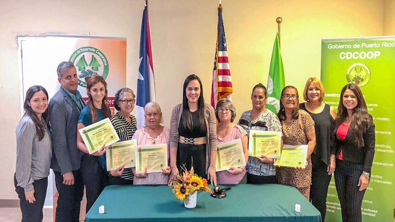 Nace cooperativa de costureras del sureste