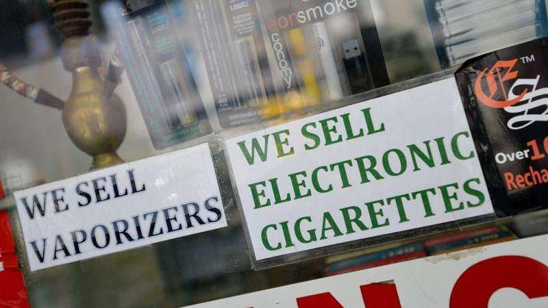 Preocupa el consumo de cigarrillos electrónicos por adolescentes