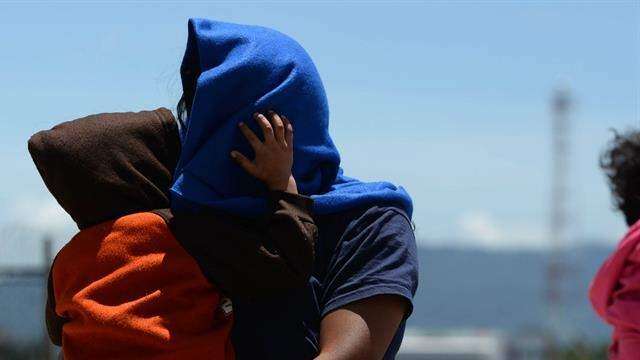 Ordenan exámenes médicos a niños inmigrantes en EE.UU.