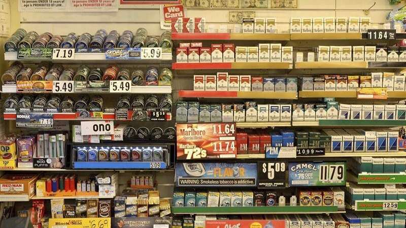Nueva York prohibirá venta de tabaco en farmacias