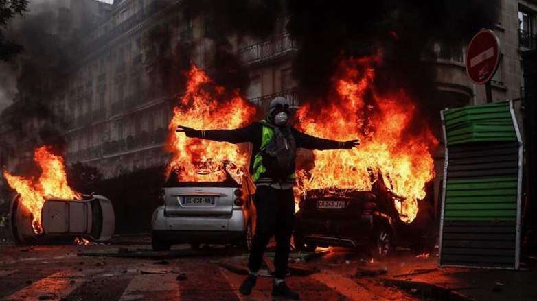 Muere conductor en Francia por bloqueo de grupo sindicalista