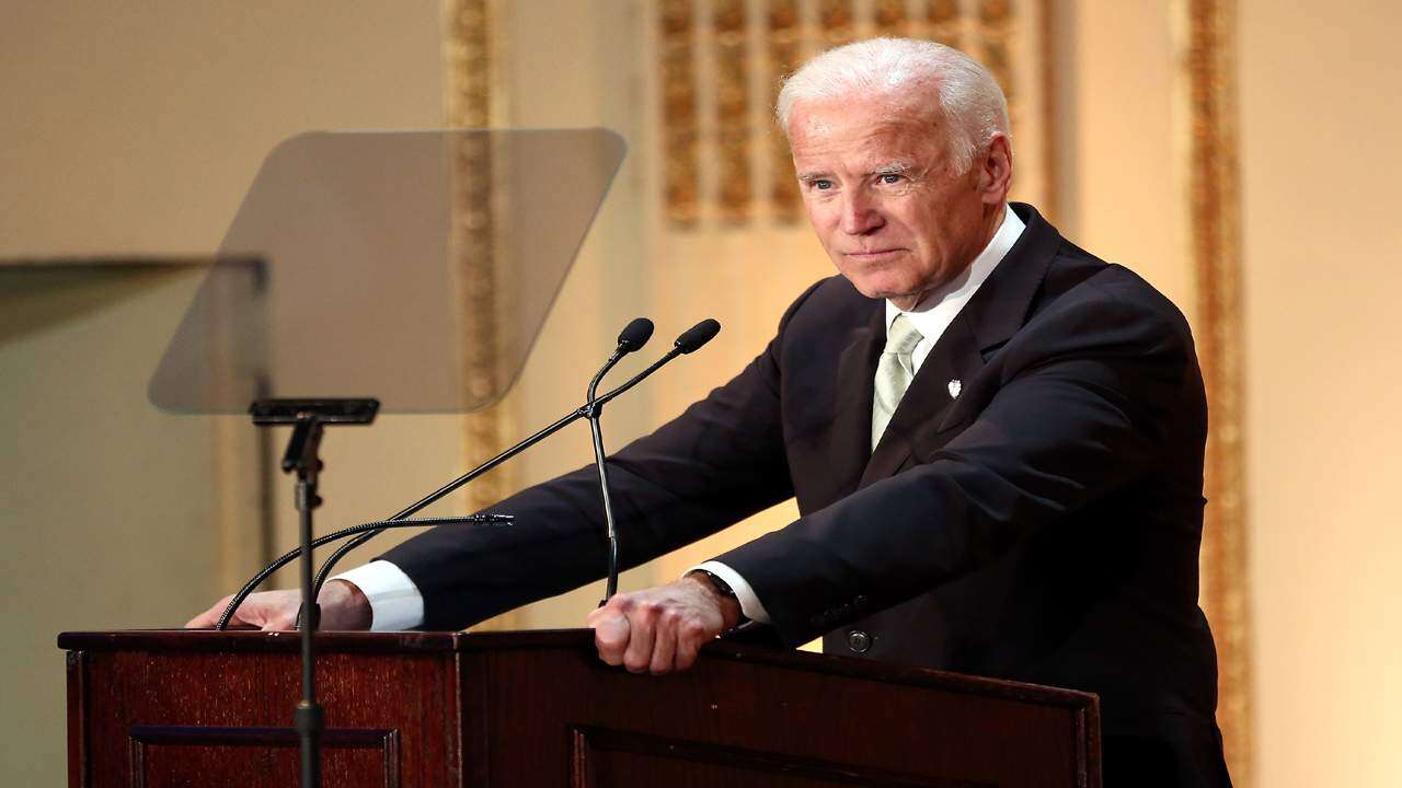 Exvicepresidente de Estados Unidos considera correr por la presidencia