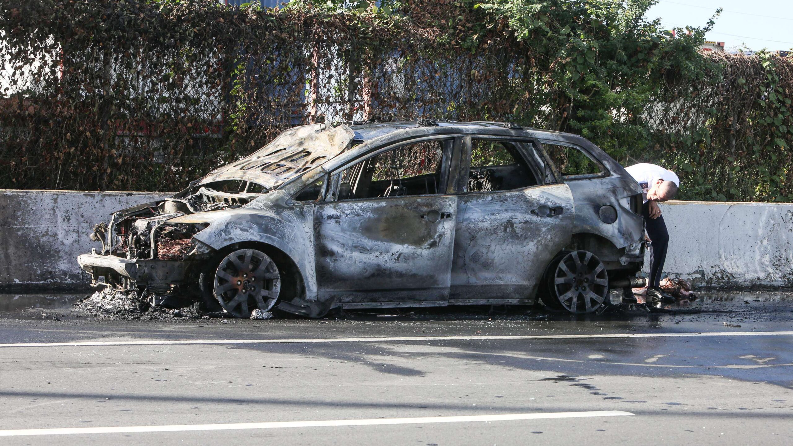 Se incendia un auto en la avenida Kennedy