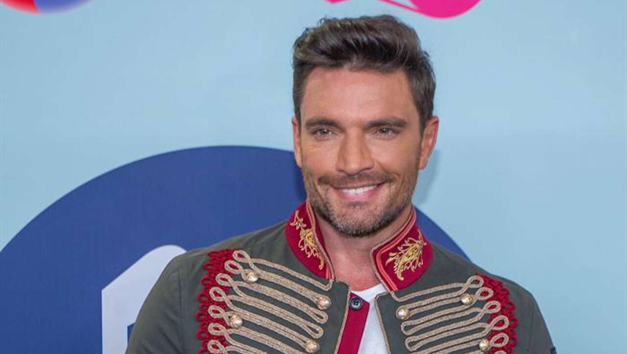 Julián Gil culpa al racismo tras orden de borrar la monoestrellada
