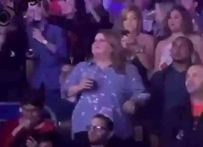 Funcionarias públicas se gozan el concierto de Wisin y Yandel