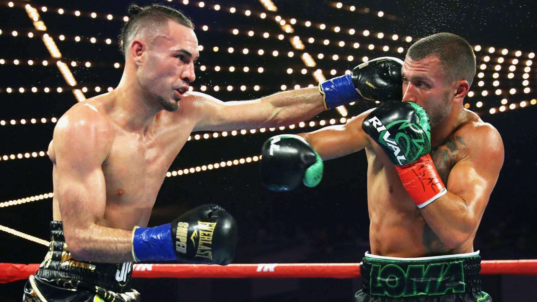 Lomachenko derrota a Sniper Pedraza y unifica los títulos