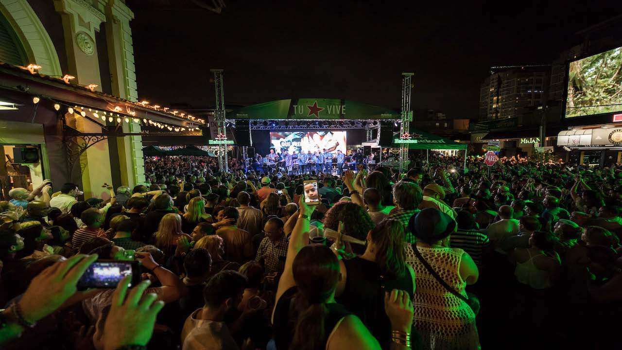 Anticipo musical de Reyes en la Placita de Santurce