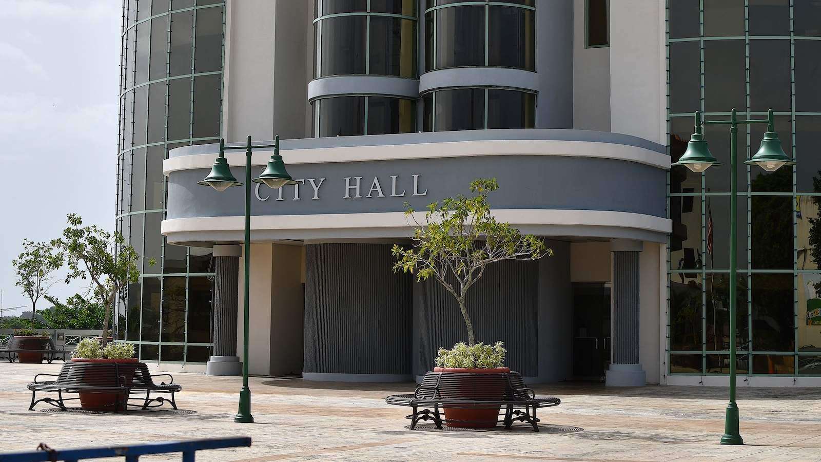 Parientes de la jueza Liza Fernández guisan en Guaynabo