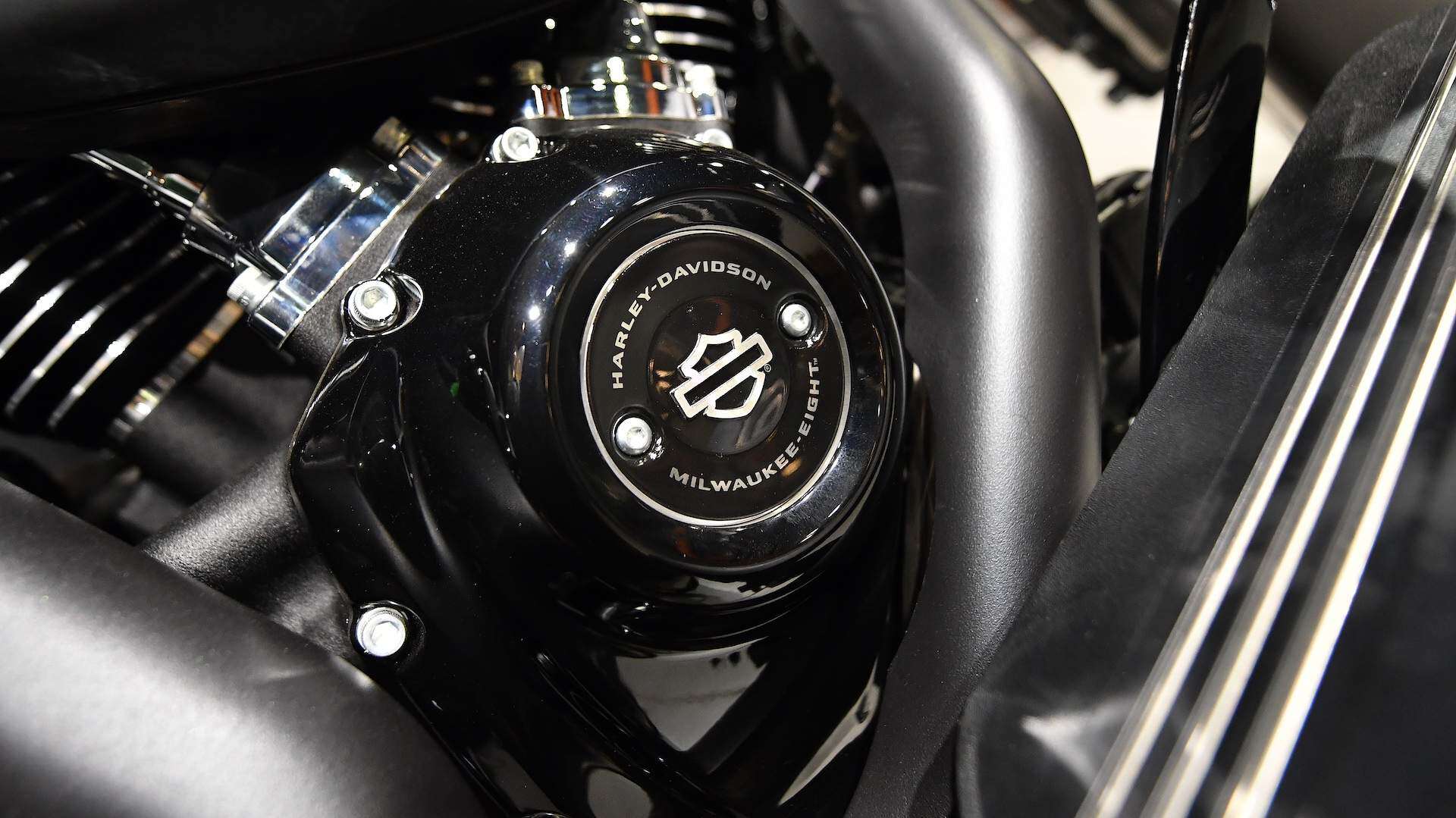 Roban cinco motoras y policía lo reporta como escalamiento