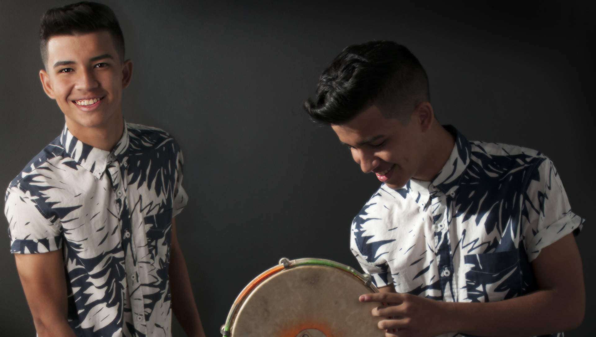 Medalla Light Electric Holiday conciencia sobre la epilepsia crónica lobula