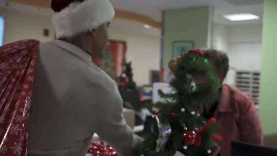 Santa Obama sorprende a niños hospitalizados