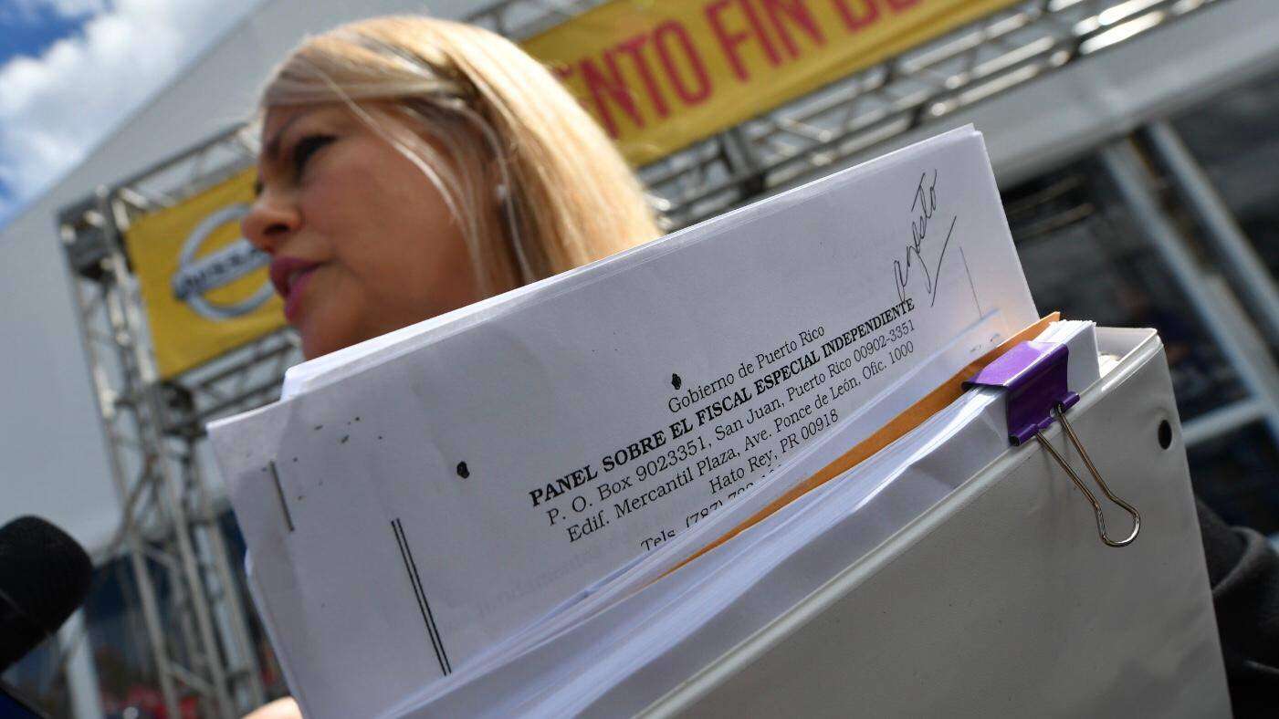 Esposo de la Secretaria de Justicia mete la mano en su caso