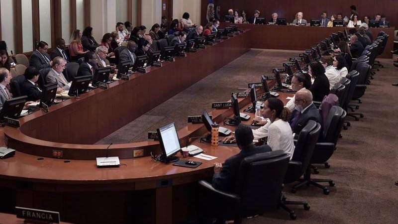 Más de una docena de países exigen seguridad para Juan Guaidó