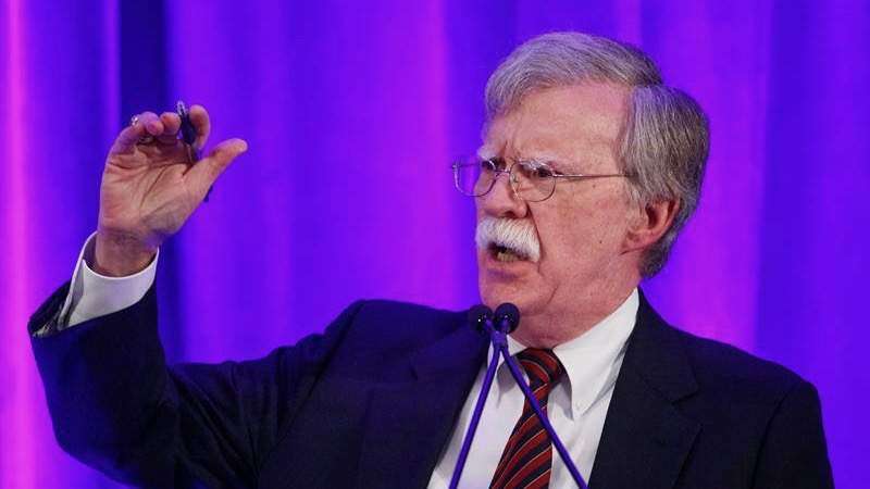 Estados Unidos advierte consecuencias si percibe violencia contra Guaidó