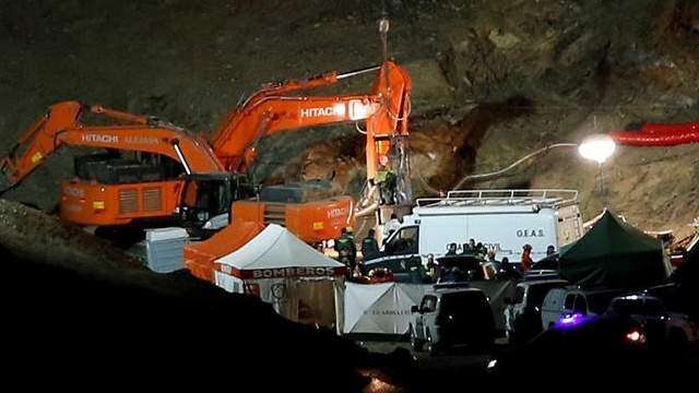 Culmina búsqueda de niño que cayó en pozo en España