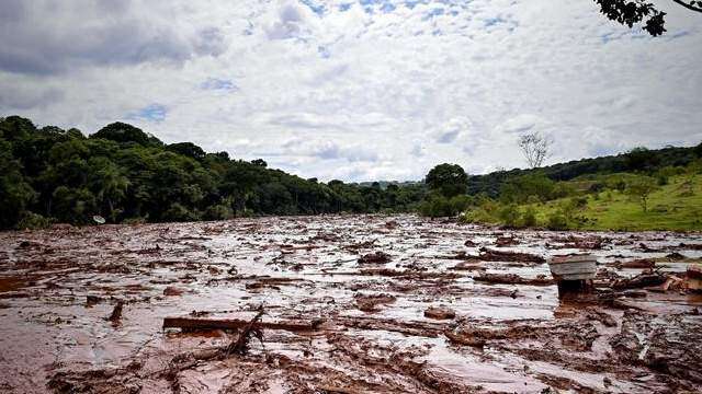 Rotura de una represa deja 299 desaparecidos en Brasil