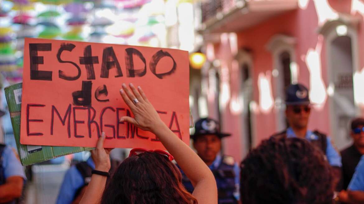 Rosselló responde a feministas casi dos meses después