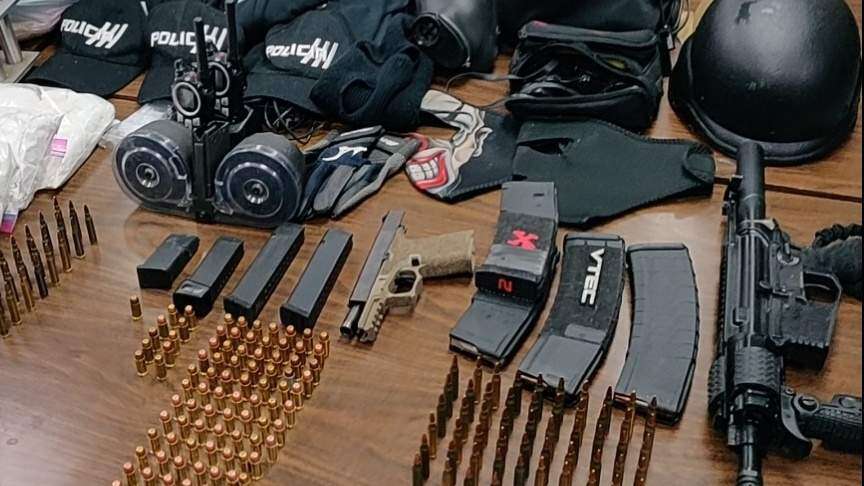 Incautan vehículos hurtados y armas ilegales en un allanamiento