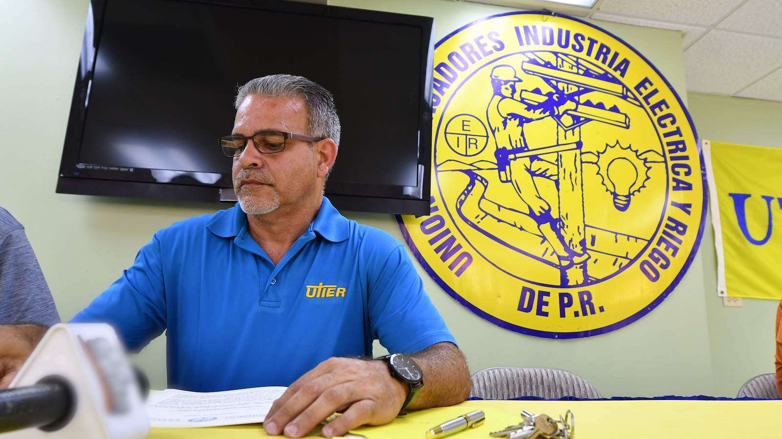 UTIER denuncia jugosos sueldos en la AEE