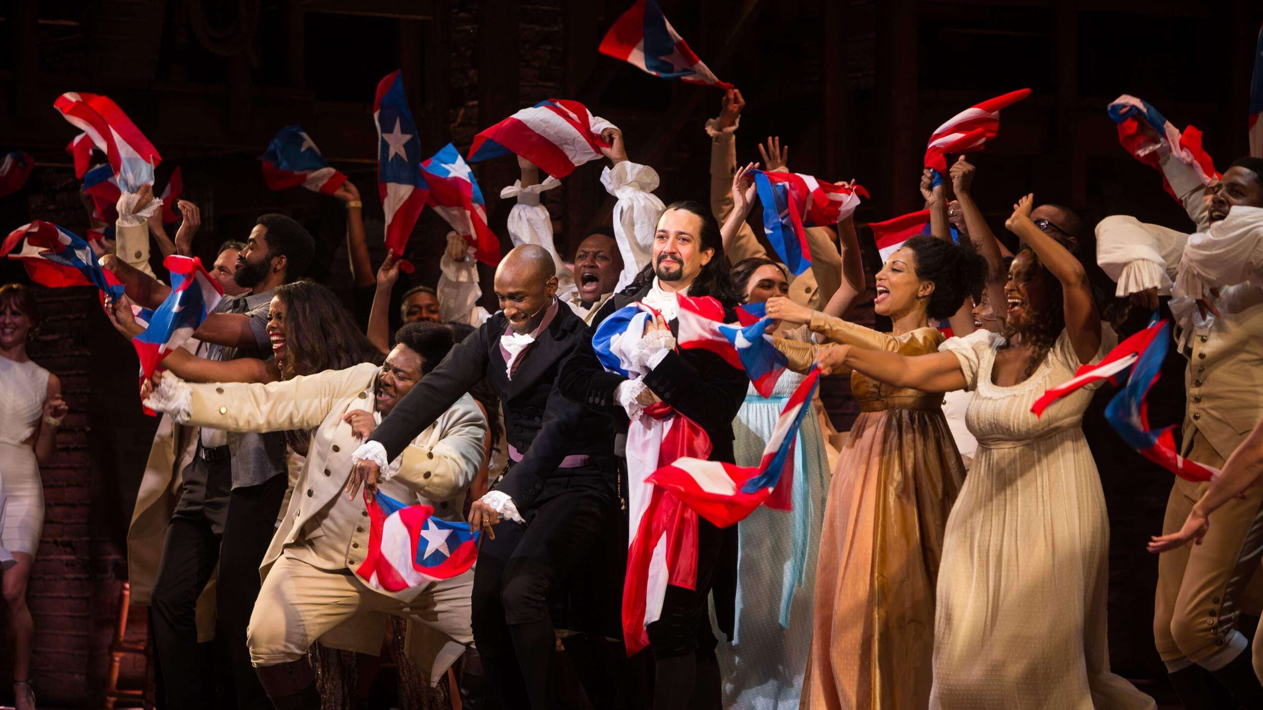 Lágrimas y banderas en la despedida de Hamilton