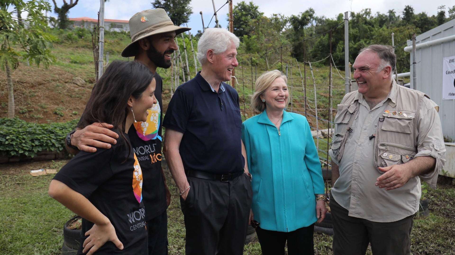 Fundaciones de Clinton y José Andrés buscan fomentar agricultura en PR
