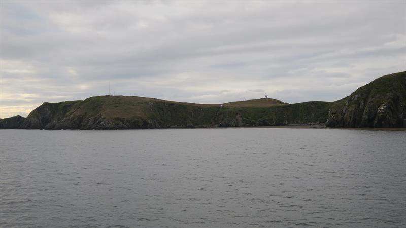 Una familia vive sola junto a las aguas más peligrosas del planeta