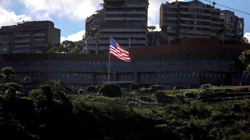 Estados Unidos sucumbe y comienza a evacuar personal de Venezuela