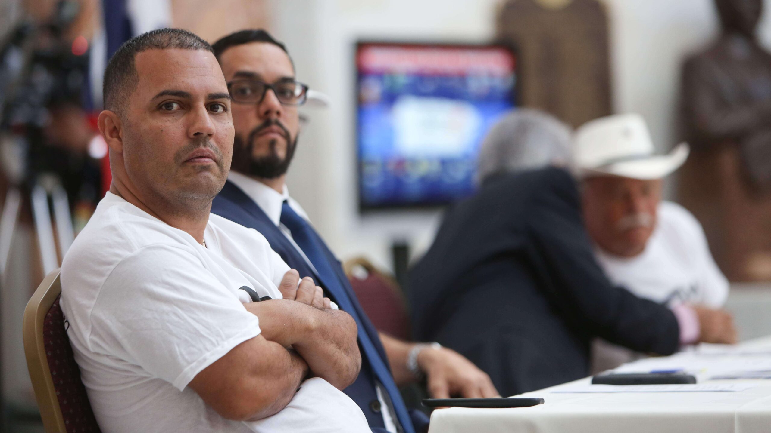 Galleros convocan nueva marcha para salvar su industria