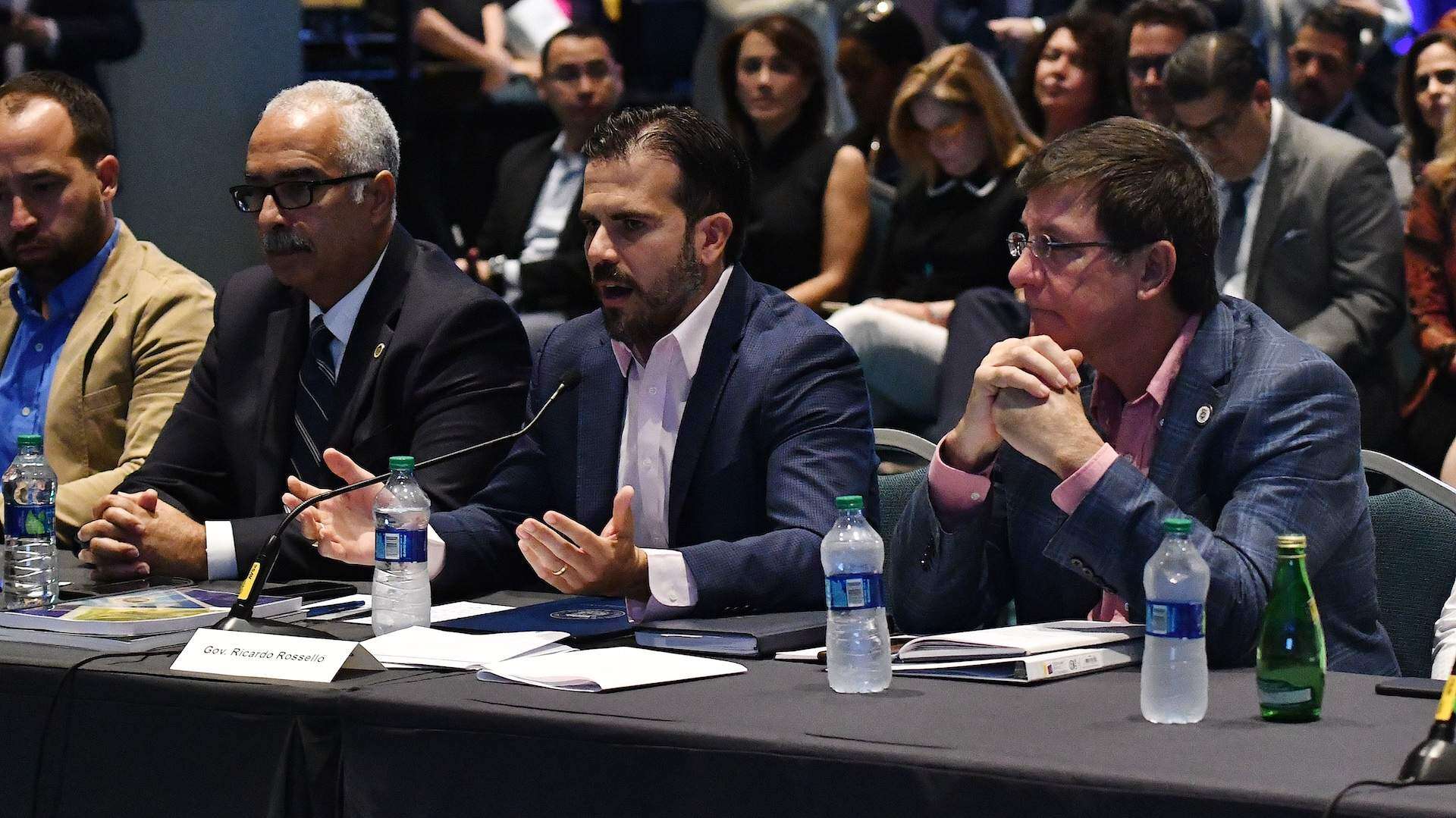 La oferta de Rosselló para los empleados federales