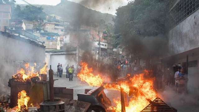 Mar de protestas en Venezuela deja un muerto