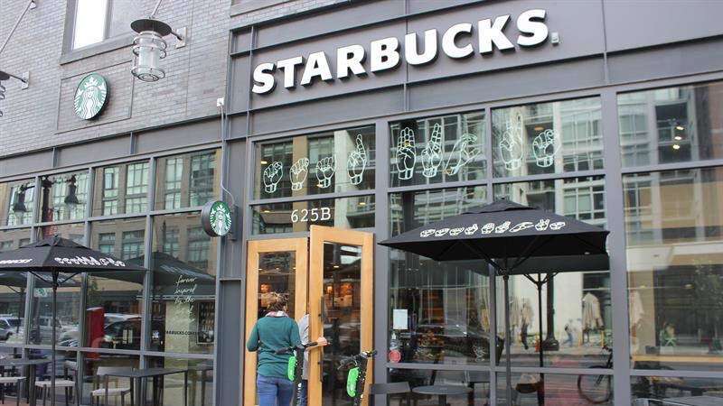 Starbucks y Uber unen fuerzas para llevar café a domicilio