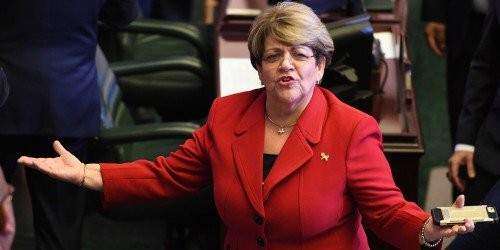 Mayita pide apoyo de congresistas en la isla