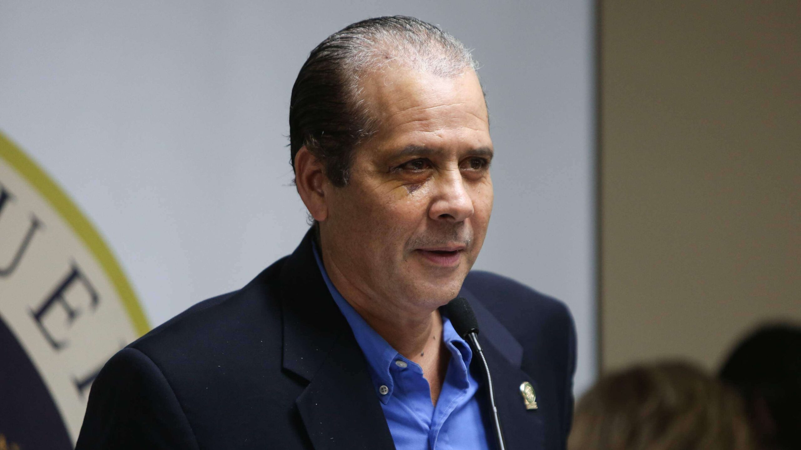 Georgie Navarro asegura su ‘escolta’ es un empleado administrativo