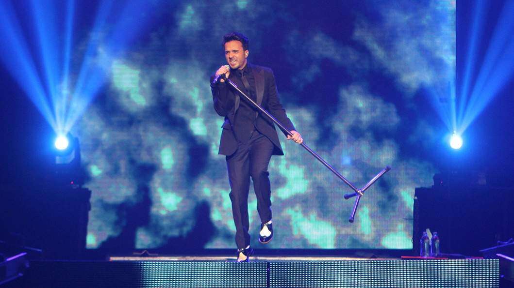 Fonsi firmará discos mañana en The Mall of San Juan