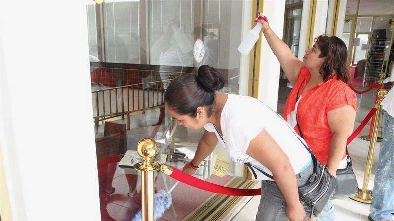 Químicos de limpieza contaminan más que los carros