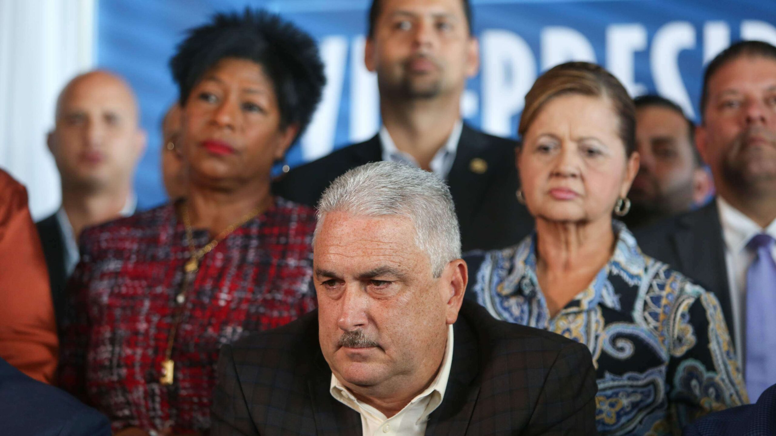 Maestros jubilados exigen que el Senado no confirme a Raúl Maldonado