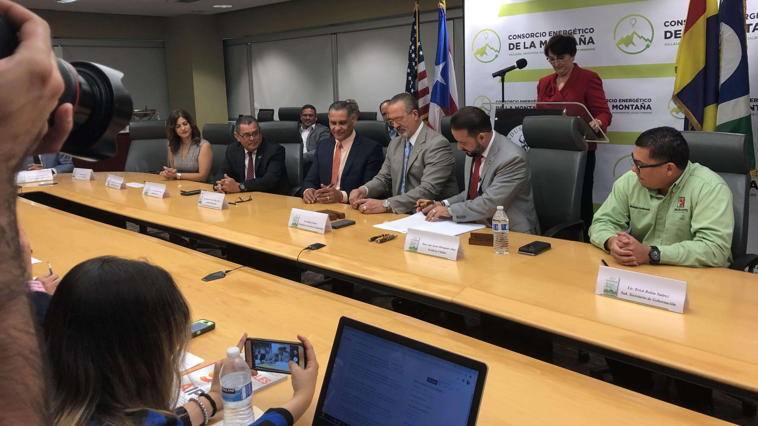 Alcaldes crean el primer Consorcio Energético en PR