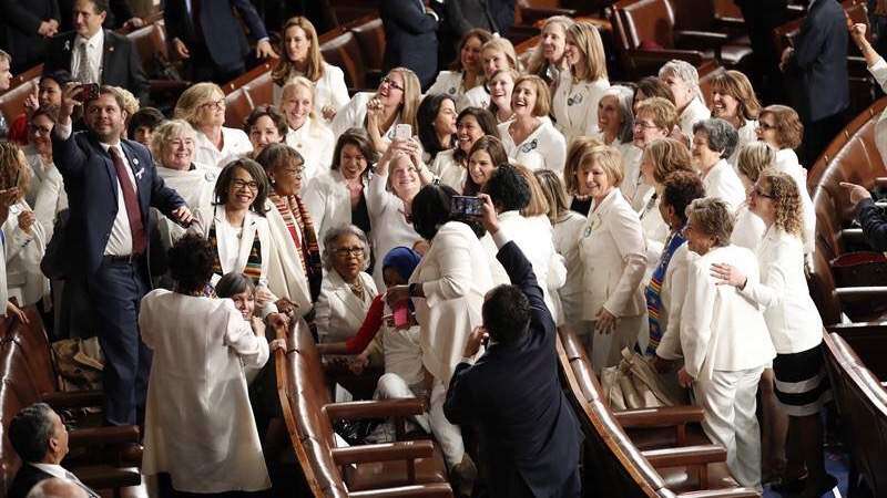 Congresistas mujeres conmemoran sus derechos en mensaje de Trump