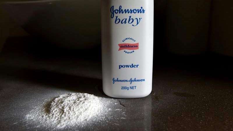 Citan a Johnson & Johnson por alegado uso de asbesto en talcos