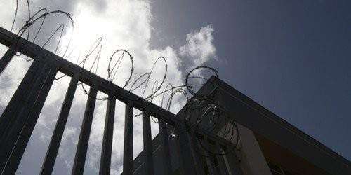 Tres oficiales correccionales agredidos por reos