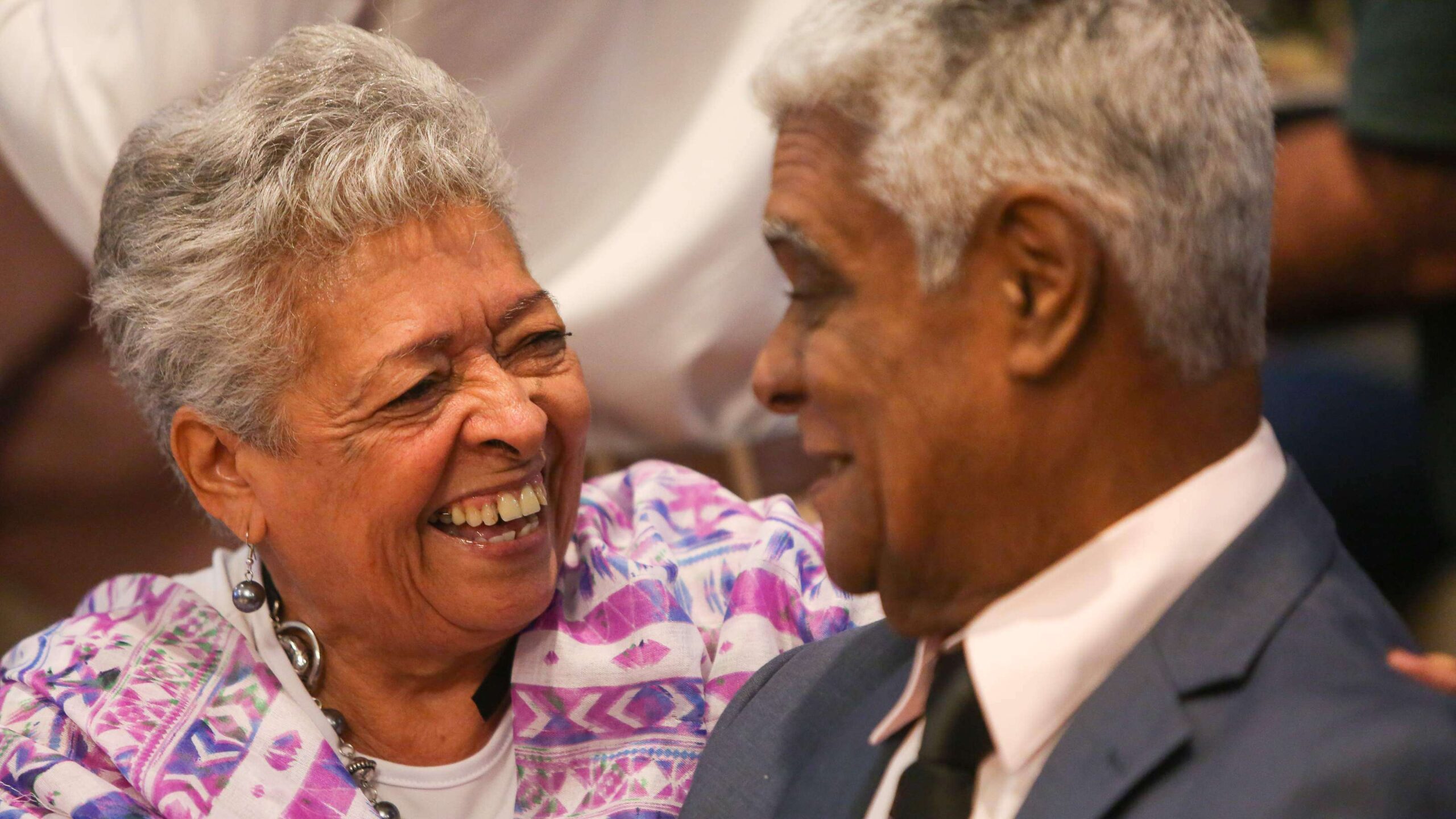 Parejas de la Edad de Oro celebran su eterno amor